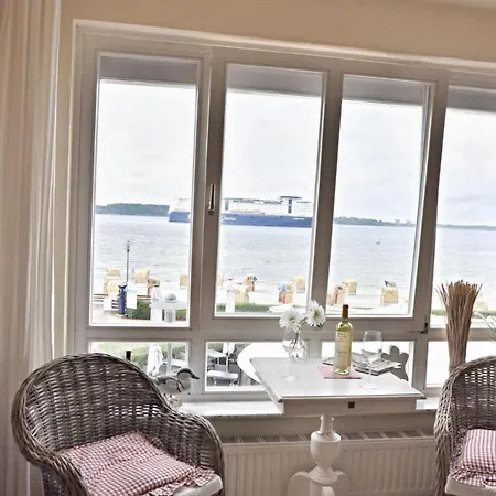 Strandhotel-14 Apartment Laboe